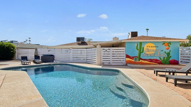 Building Photo - 2929 N 55th Pl