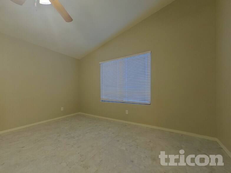 Building Photo - 24832 W Kowalsky Ln