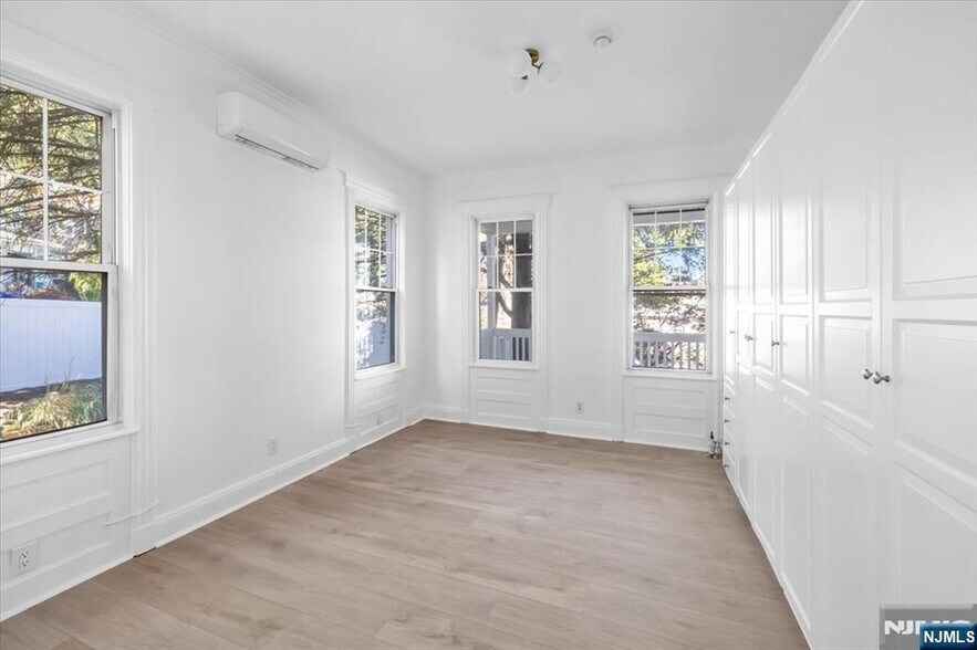 Building Photo - 46 Garden Pl