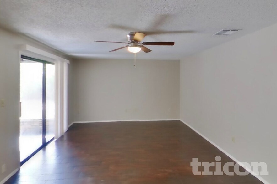 Building Photo - 8102 Chickasaw Ln