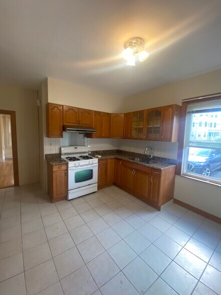 Building Photo - 23 Harrison St