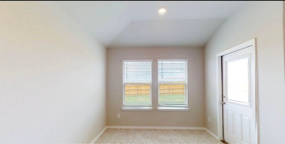 Building Photo - 1261 Lindsey Dr
