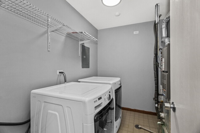 Building Photo - 7020 Andover Ct