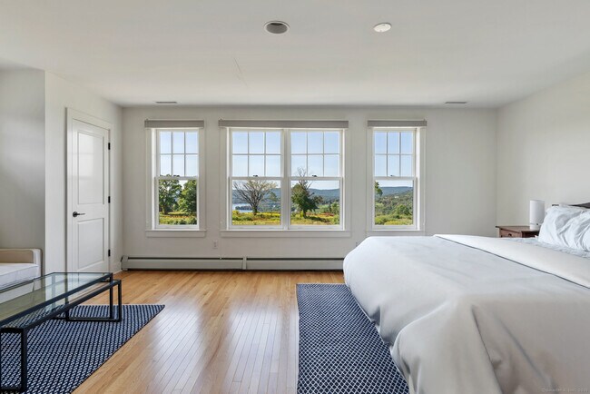 Building Photo - 74 Tanner Hill Rd