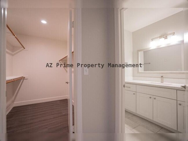 Building Photo - 16630 N 67th St