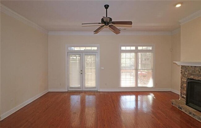 Building Photo - 1183 Dunwoody Village Dr