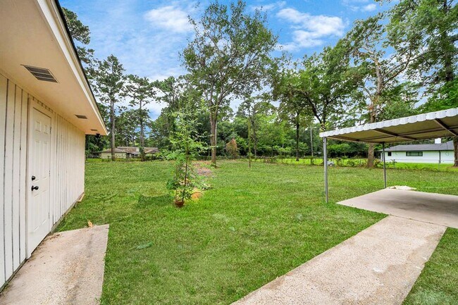 Building Photo - 11811 Campos Dr