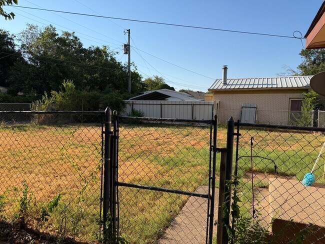 Building Photo - 4345 Cunningham Dr