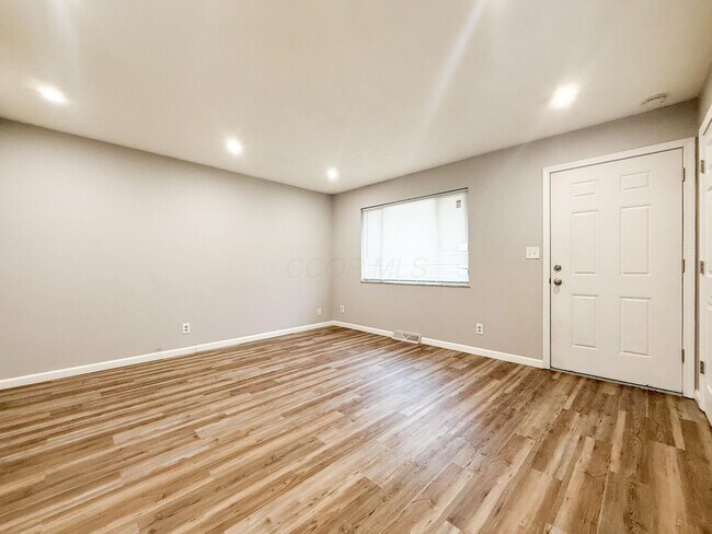 Building Photo - 1828 Bairsford Dr