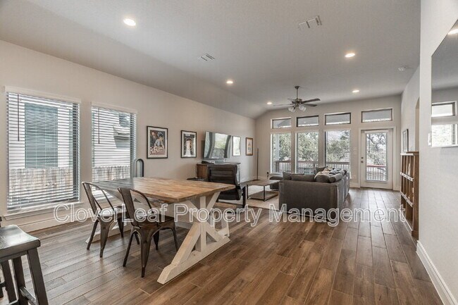 Building Photo - 1149 Cadogan Squire