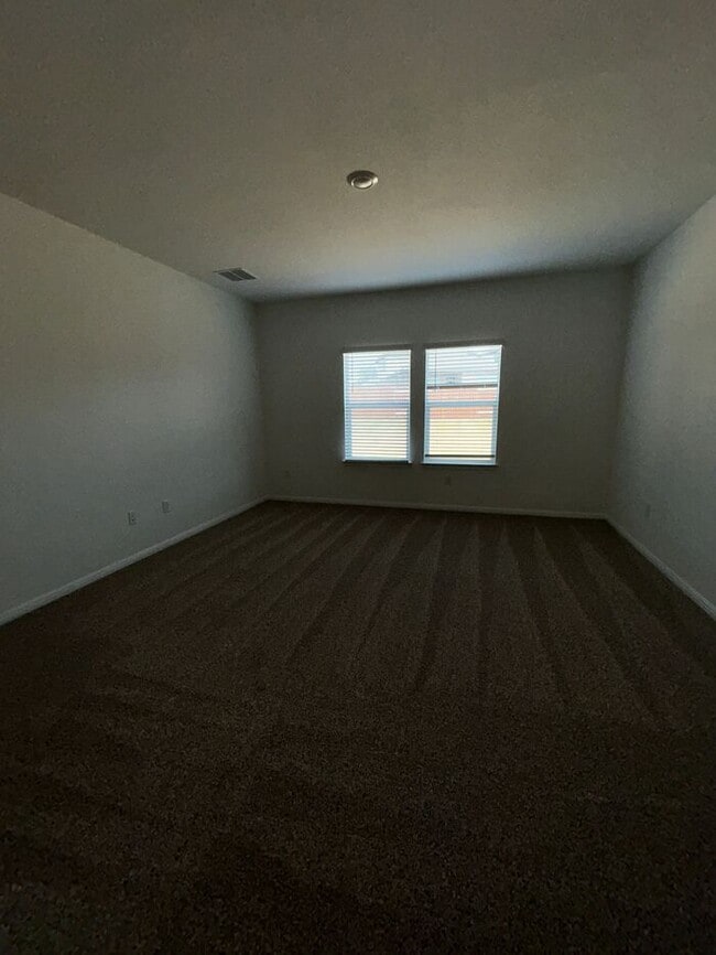 Building Photo - Charming 4 beds 3 baths in Leander!
