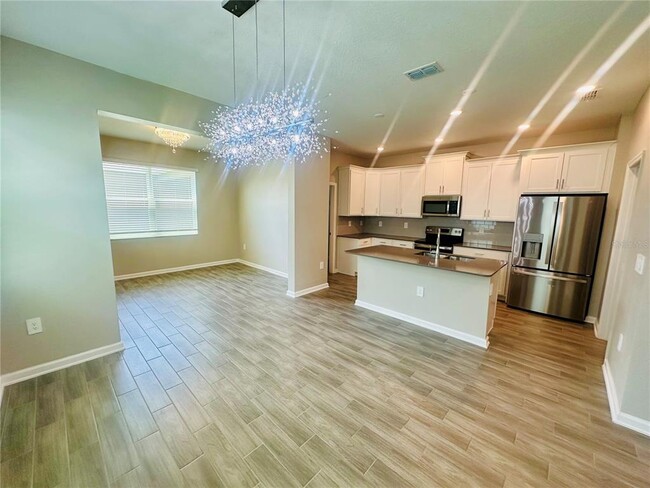 Building Photo - 6452 Sprucepine Ln