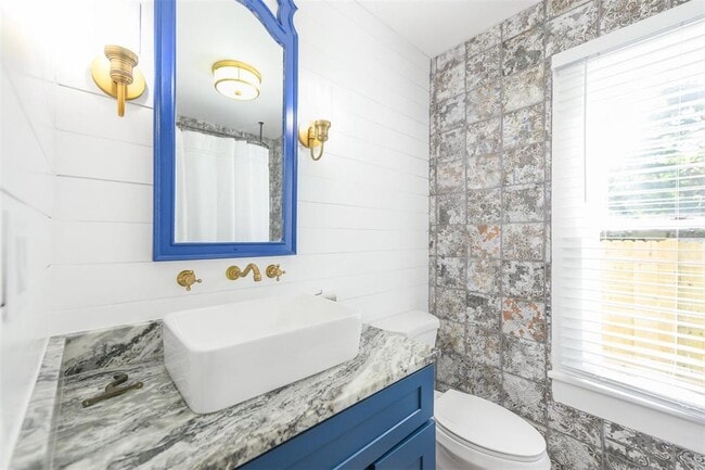 Building Photo - 1230 35th St