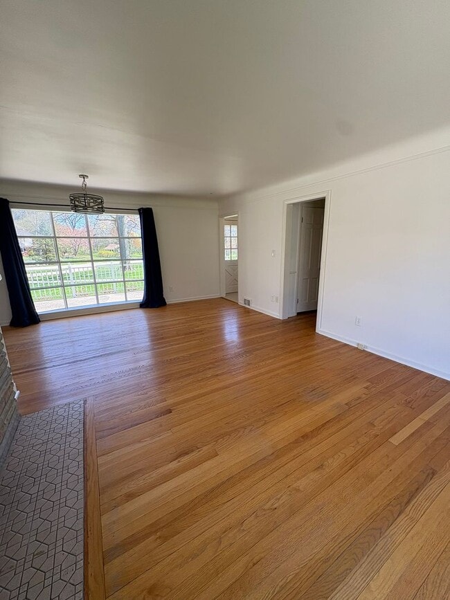 Building Photo - 24975 Franklin Park Dr