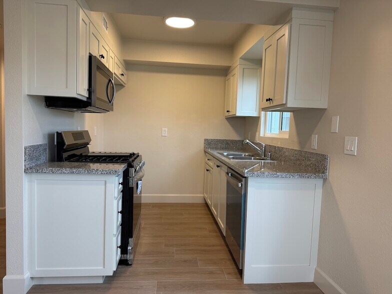 Building Photo - 28240 Via Princesa