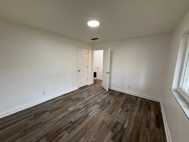 Building Photo - Kirkup Ave