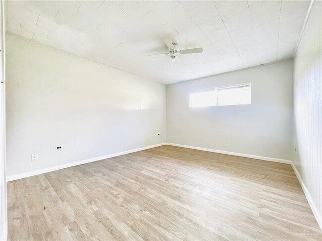 Building Photo - 15 Valley View Dr