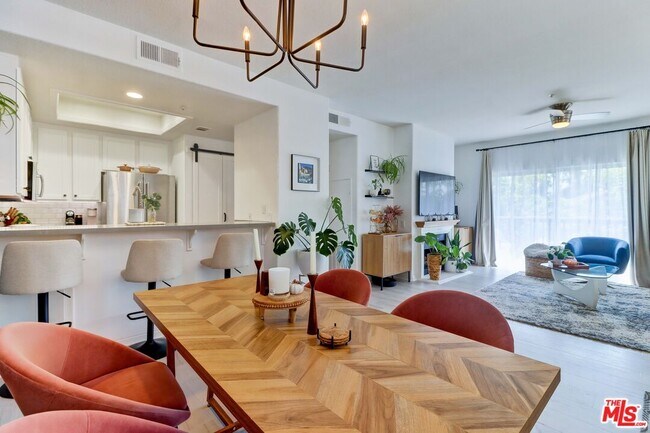 Building Photo - 2960 Champion Way