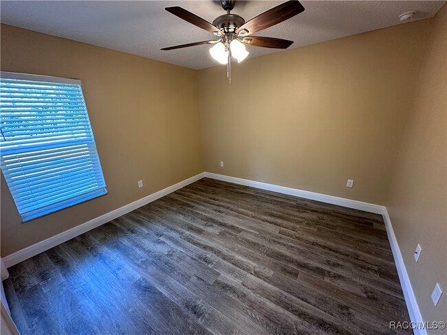 Building Photo - 9149 N Saponaria Dr
