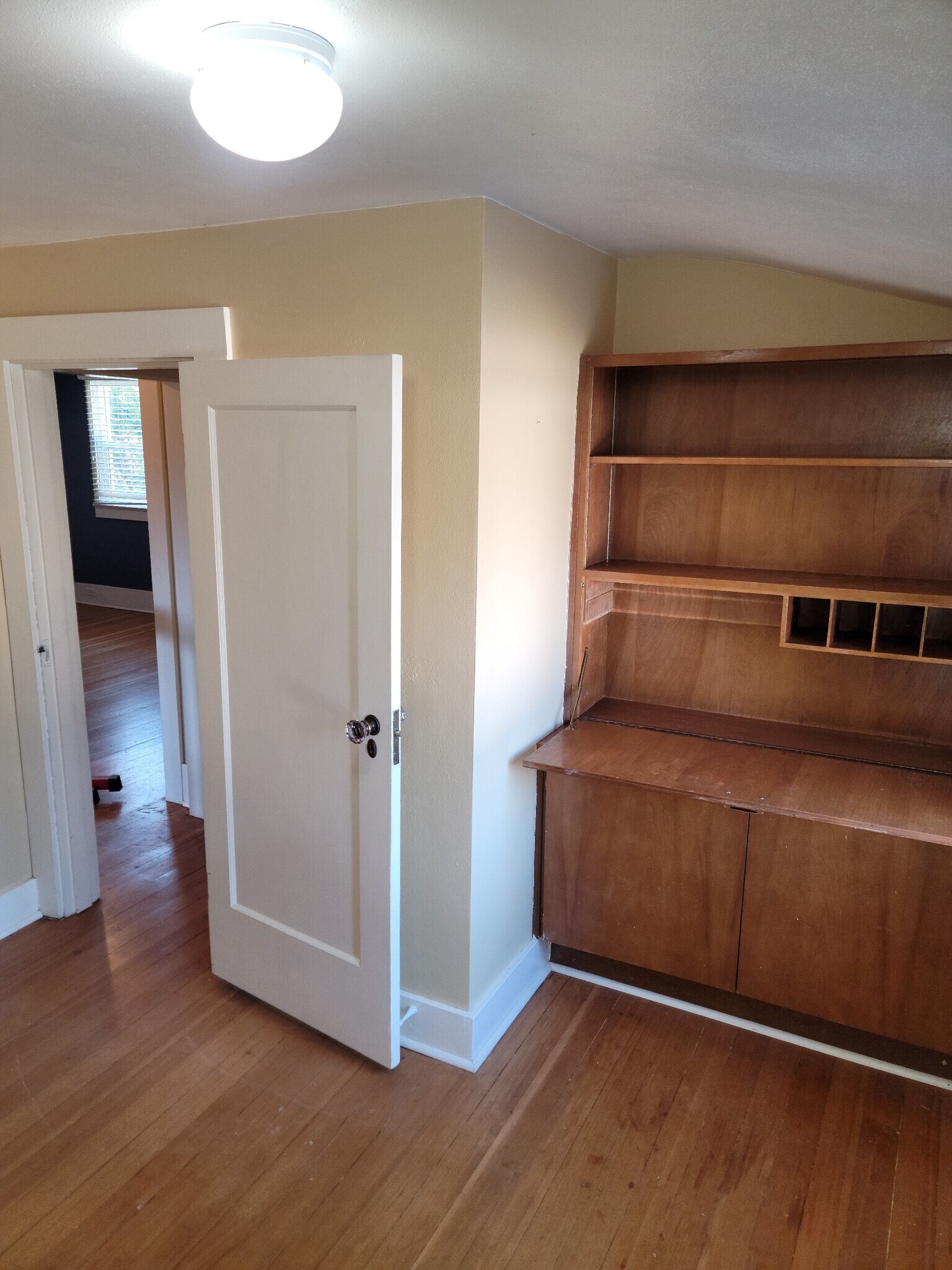 Building Photo - 1909 Cedar St