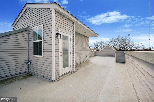 Building Photo - 6715 Cinnaminson Ct
