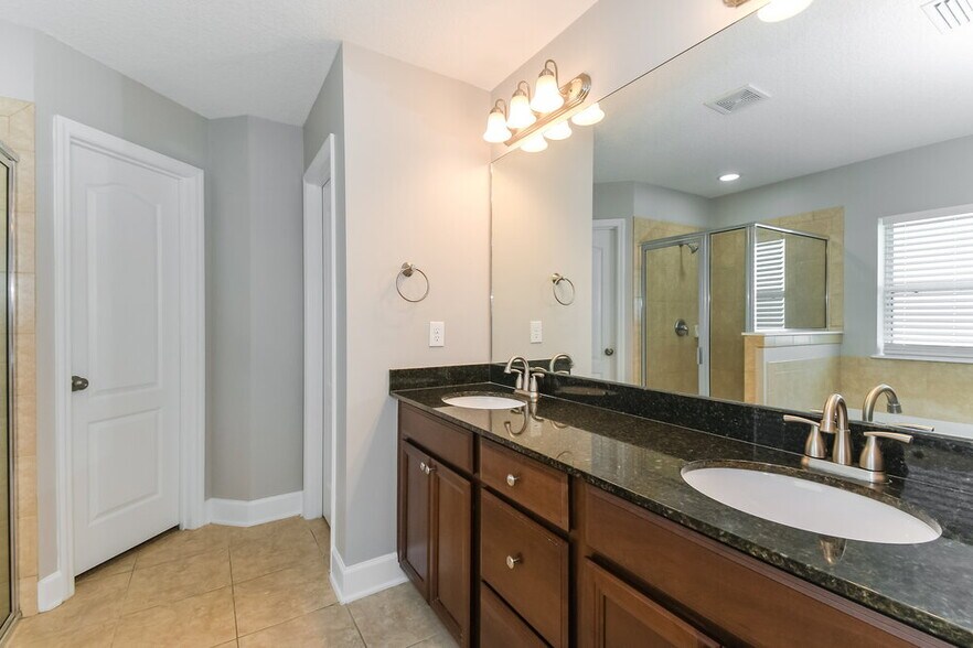 Building Photo - 112 Cummer Way