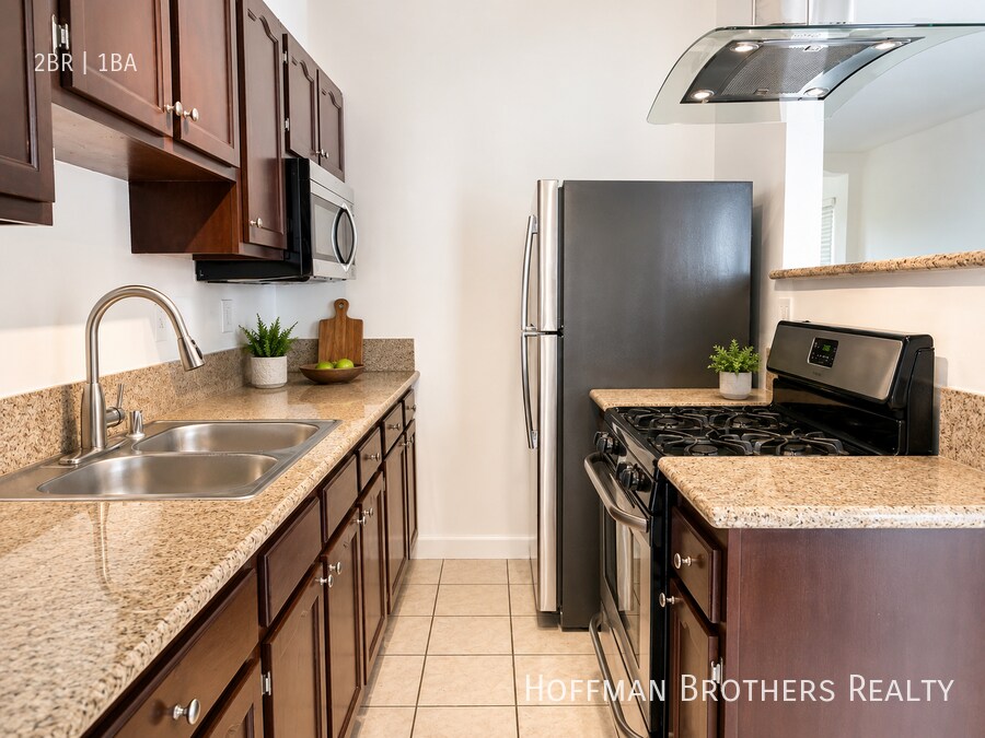 Building Photo - 4526 Edgewood Pl