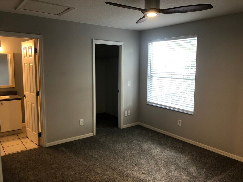 Building Photo - 804 E South St