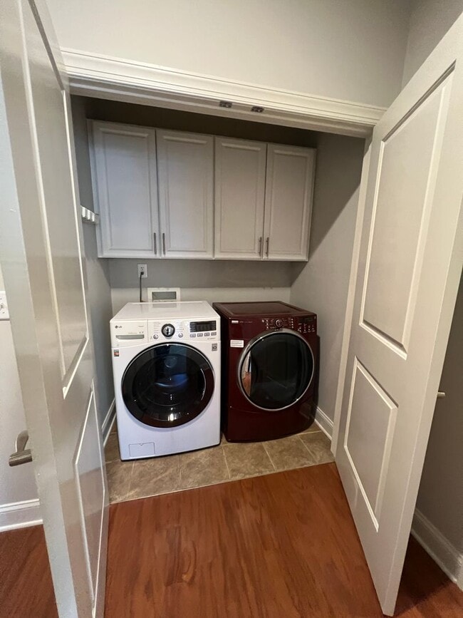 Building Photo - Beautiful 2 Bed 2 Bath Townhome in Southern Pines