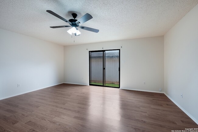Building Photo - 15414 Legend Springs Dr
