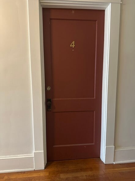 Main Apartment Entrance - 21 N Braddock St