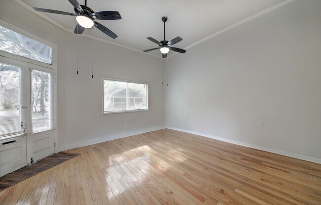 Building Photo - 602 W 36th St