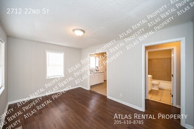 Building Photo - 2712 22nd St