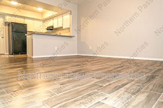 Building Photo - 5198 Viceroy Dr