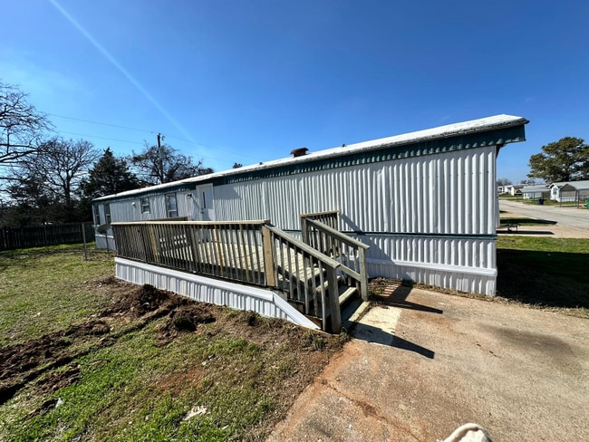 Building Photo - 147 Guadalupe St