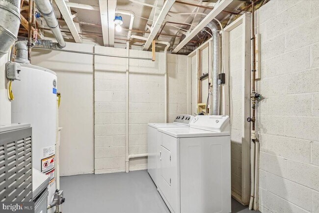 Building Photo - 5834 Waterdale Ct