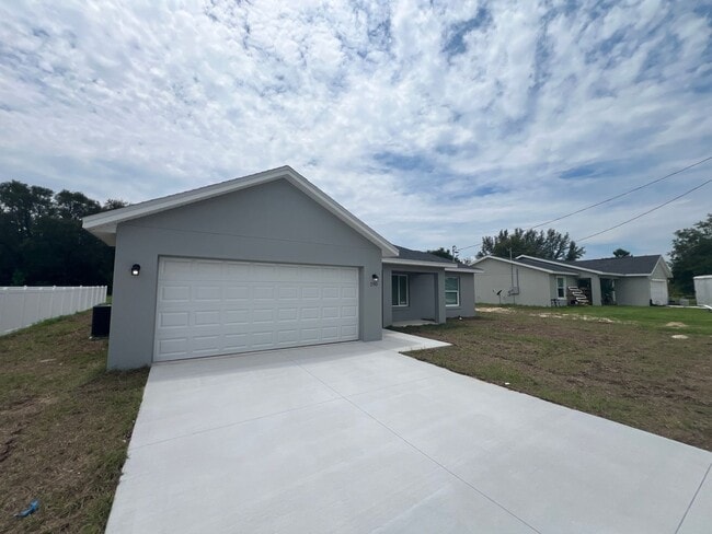Building Photo - Beautifl Bedroom / 2 Bath Home in Ocklawaha!