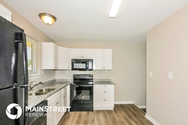 Building Photo - 6867 Thurston Ave