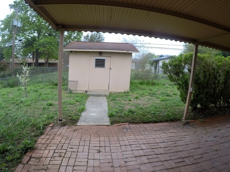 Building Photo - 106 Springwood Ln