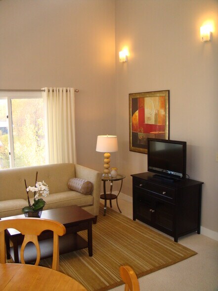 Living Room - 140 W 11th Ave