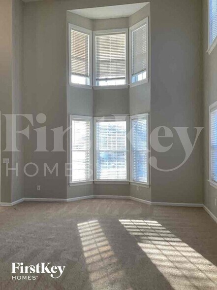 Building Photo - 670 Golden Meadow Dr