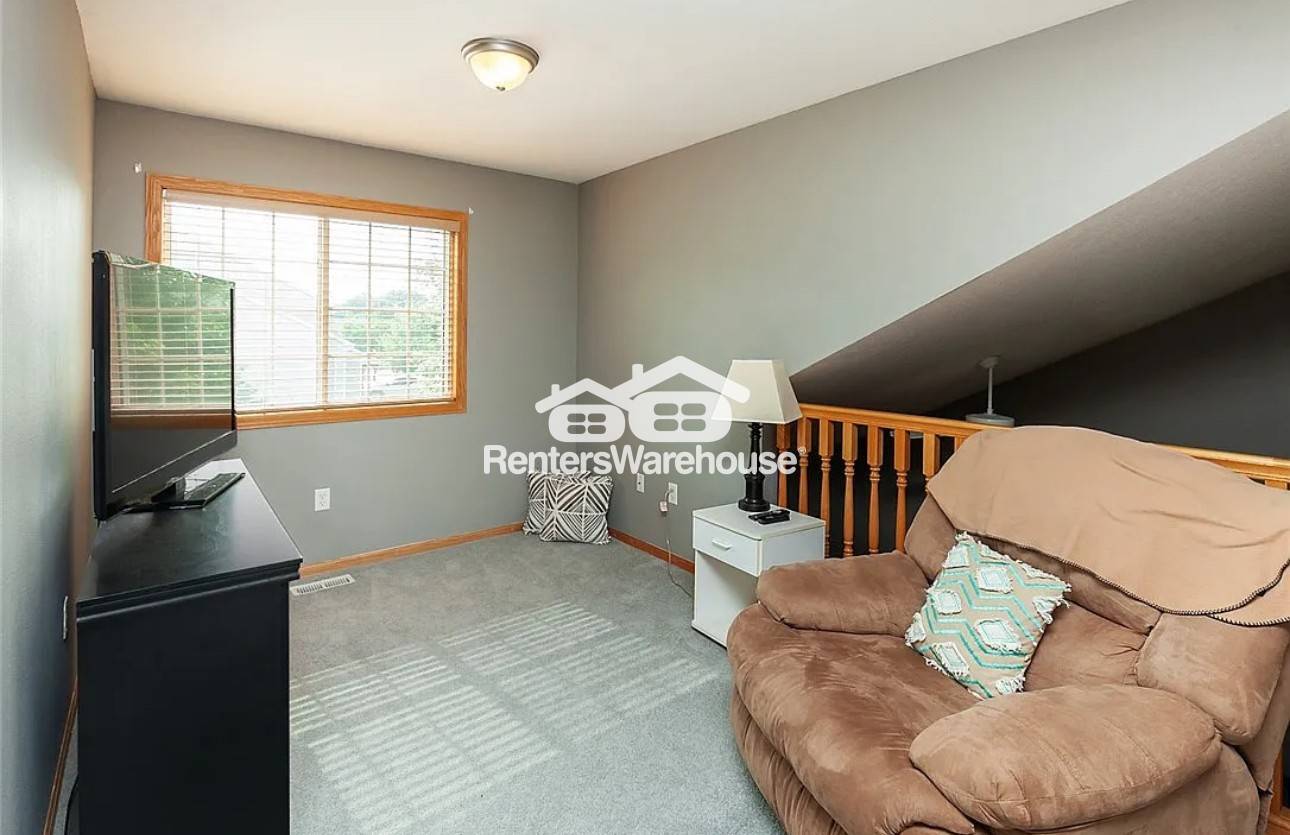Building Photo - 3799 Village Run Dr