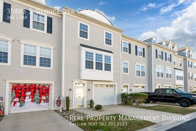 Building Photo - 35803 S Gloucester Cir