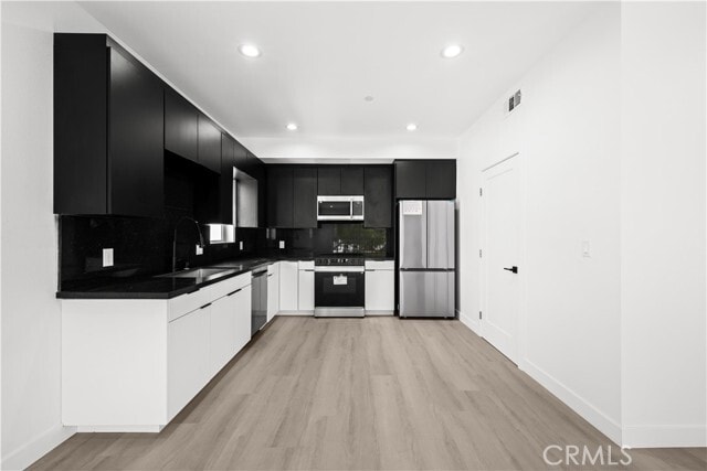 Building Photo - 644 N Boyle Ave