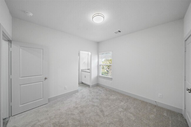 Building Photo - 7242 St Augustine St