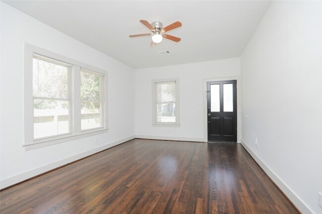 Building Photo - 1244 W 21st St