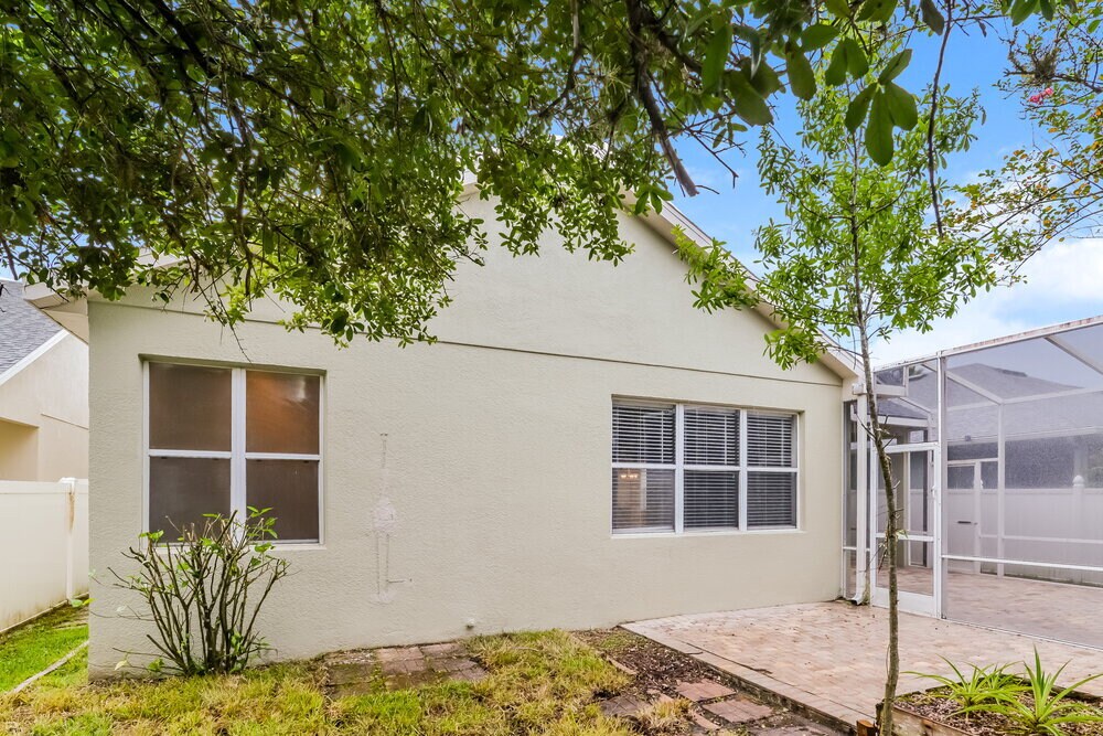 Building Photo - 14221 Lake Live Oak Dr