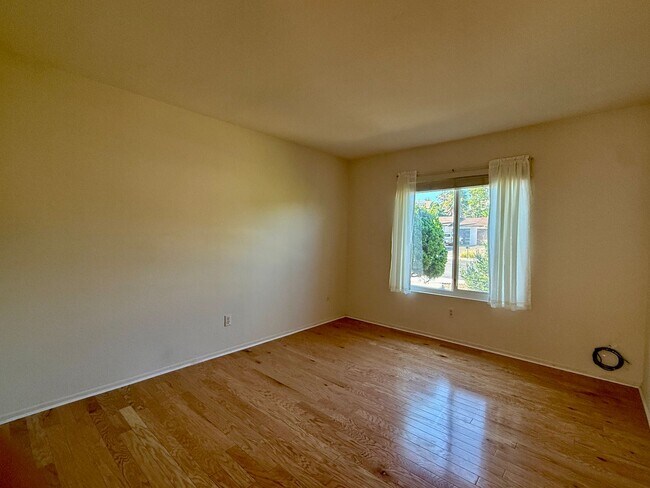 Building Photo - Charming 2 Bedroom in Oceanside 55+ Community