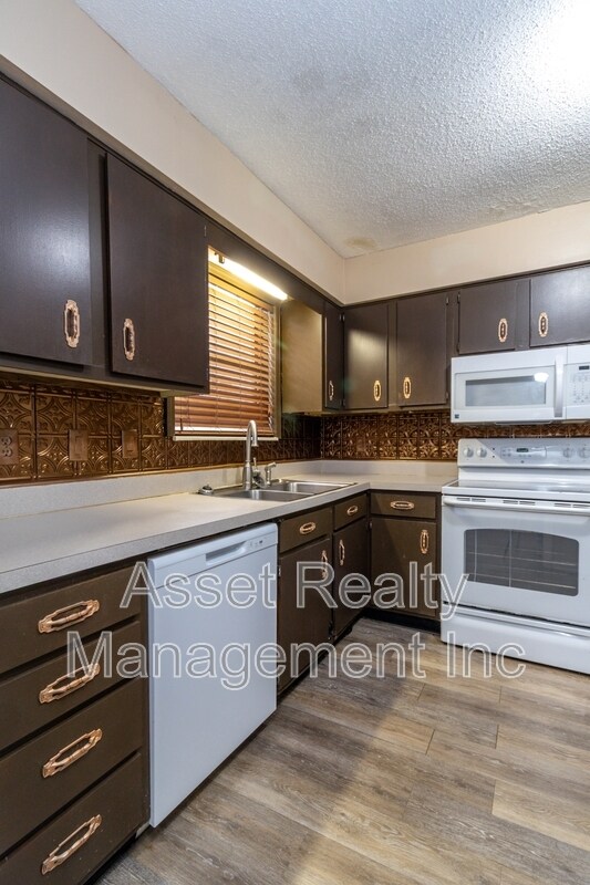 Building Photo - 1817 Sedgewick Dr