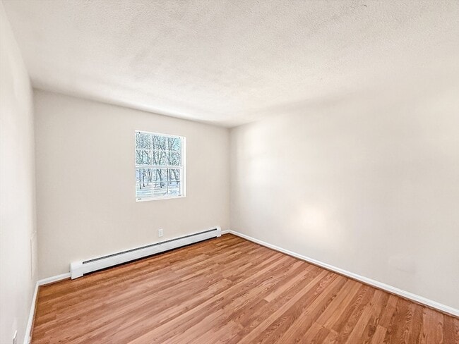 Building Photo - 6 Venice St